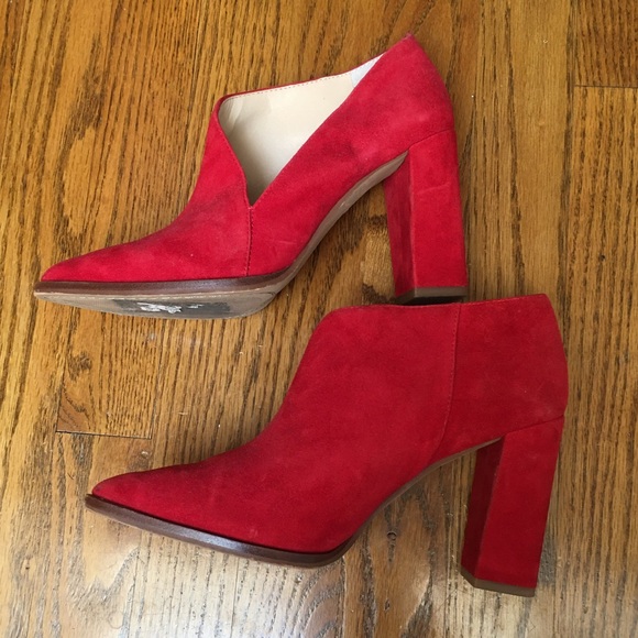 VINCE CAMUTO Loretan Bootie Heel In Cherry Red Suede - Picture 6 of 10